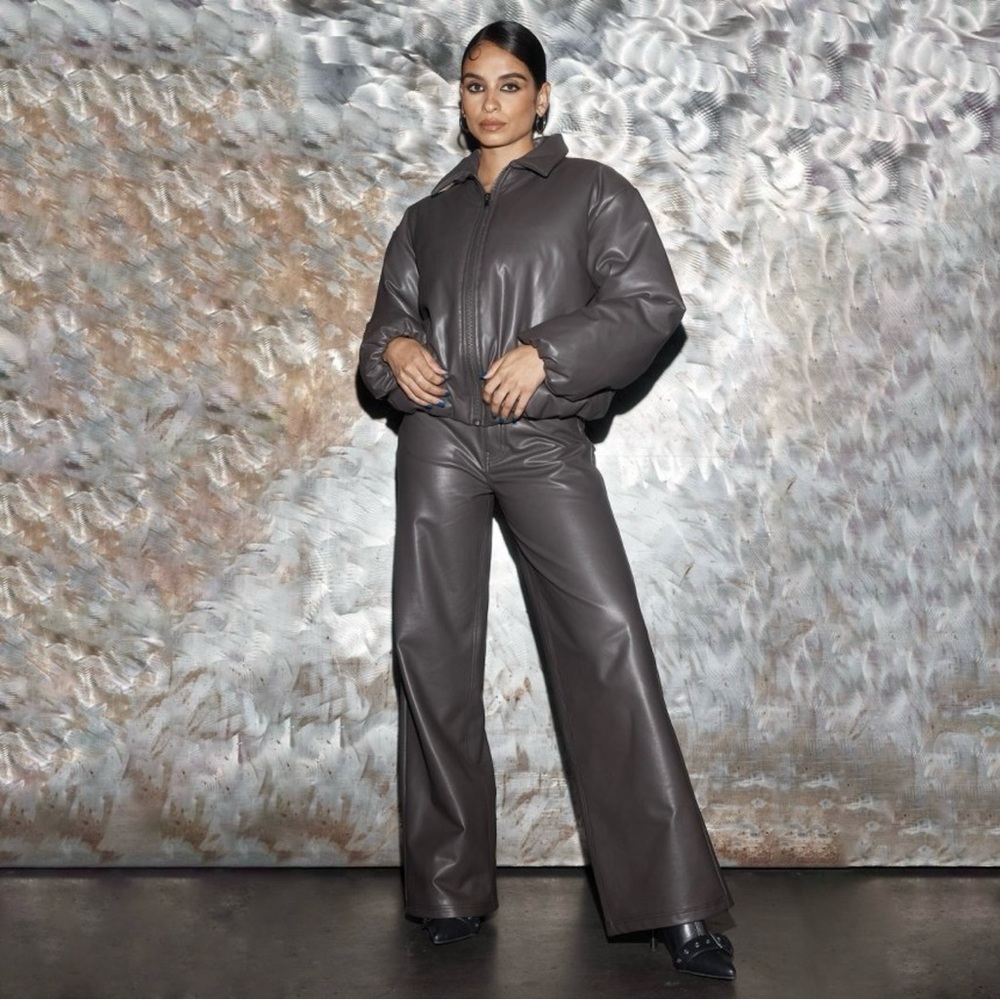 🔥TAUPE FAUX LEATHER WIDE LEG PANTS